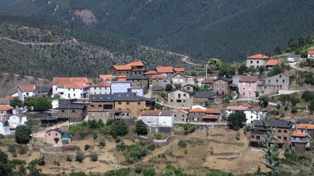 Casa Das Oliveiras Colmeal  Rum bild
